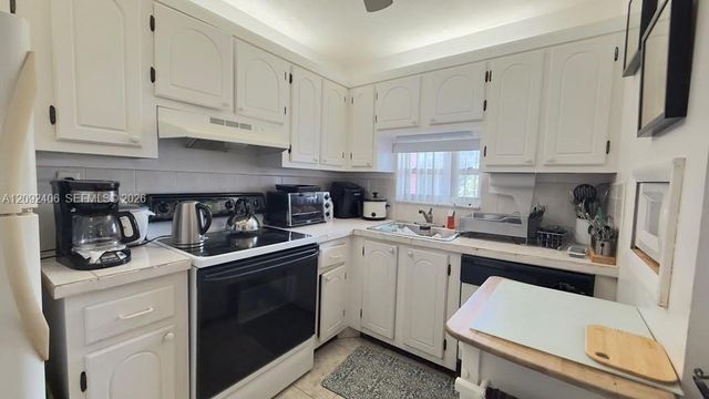 400 S Hollybrook Drive 305, Pembroke Pines, FL 33025
