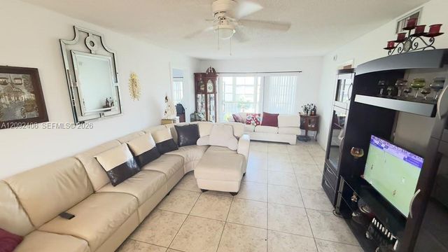 400 S Hollybrook Drive 305, Pembroke Pines, FL 33025