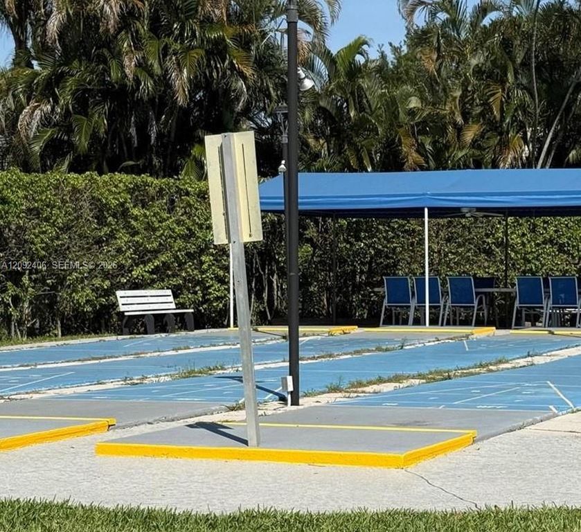 400 S Hollybrook Drive 305, Pembroke Pines, FL 33025