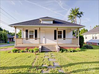 55 Ranlo Avenue, Gastonia, NC 28054