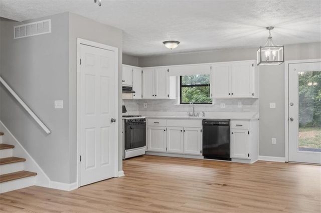 40 Hickory Lane, Dallas, GA 30132