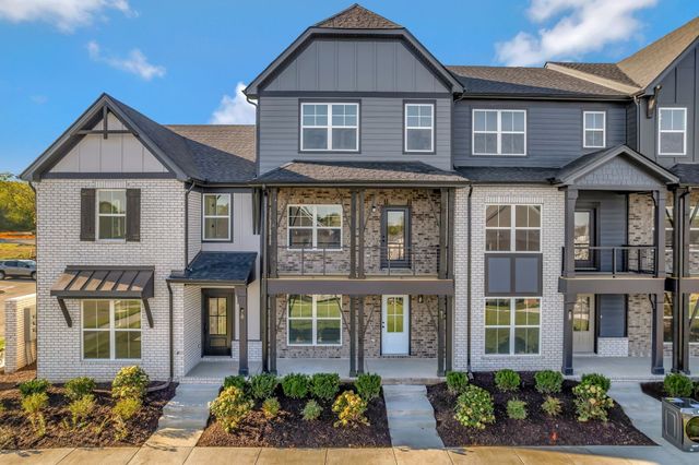 606 Granbury Pvt Drive, Hendersonville, TN 37075