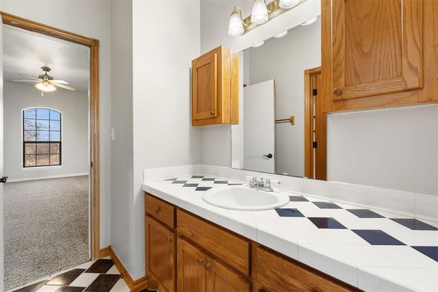 4609 NE Trails End Street, Piedmont, OK 73078