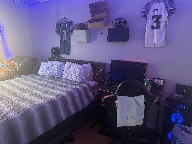 800 W 99th Street, Los Angeles, CA 90044