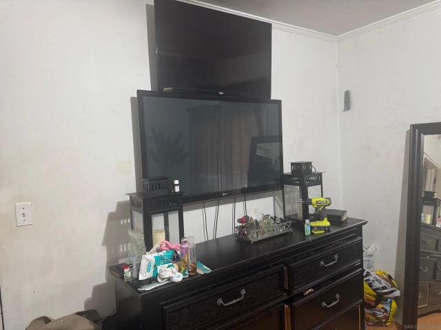 800 W 99th Street, Los Angeles, CA 90044