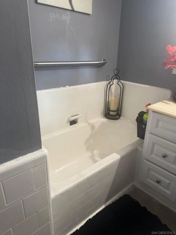 800 W 99th Street, Los Angeles, CA 90044