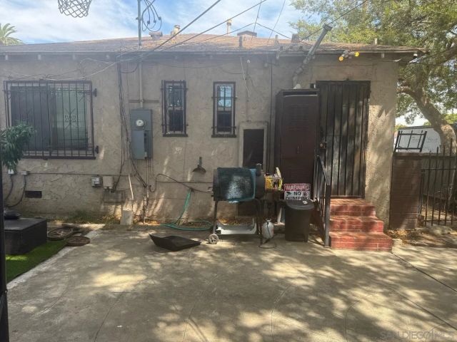 800 W 99th Street, Los Angeles, CA 90044