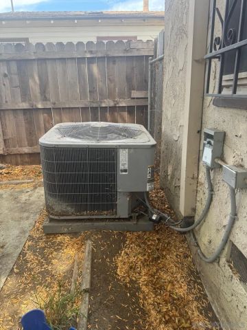 800 W 99th Street, Los Angeles, CA 90044