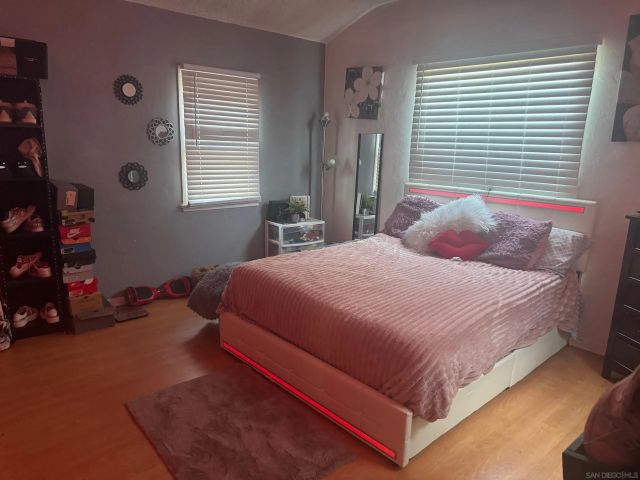 800 W 99th Street, Los Angeles, CA 90044