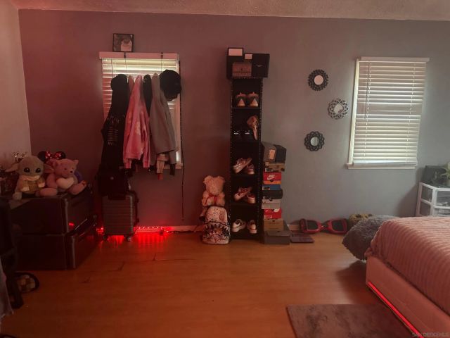 800 W 99th Street, Los Angeles, CA 90044