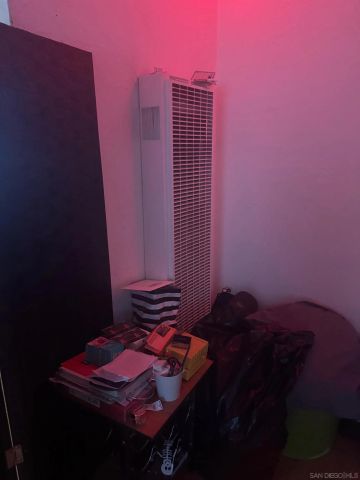 800 W 99th Street, Los Angeles, CA 90044