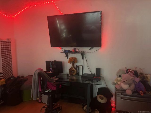 800 W 99th Street, Los Angeles, CA 90044