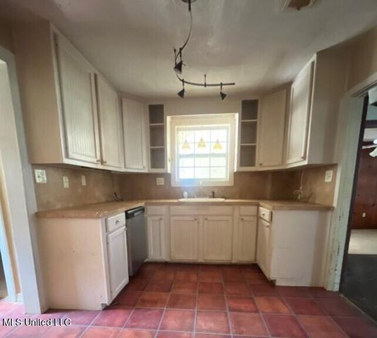 4145 Old Jackson Road, Terry, MS 39170