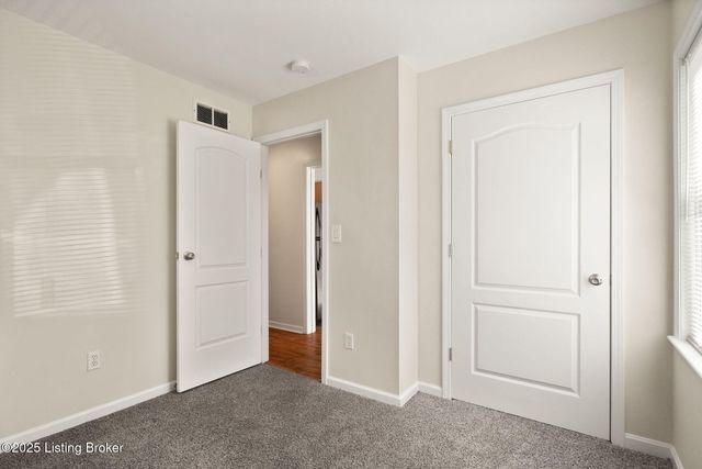 6504 Jennifer Valley Way, Louisville, KY 40258