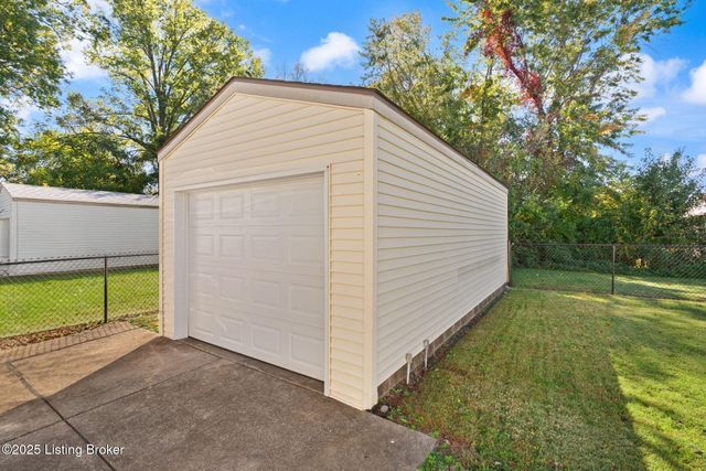 6504 Jennifer Valley Way, Louisville, KY 40258