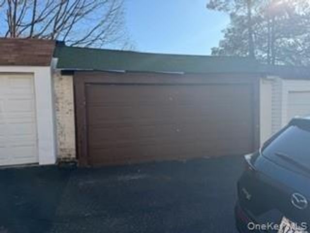 6333 83rd Street, Middle Village, NY 11379