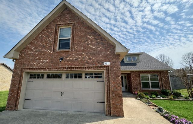 131 Irish Oaks Dr, Portland, TN 37148