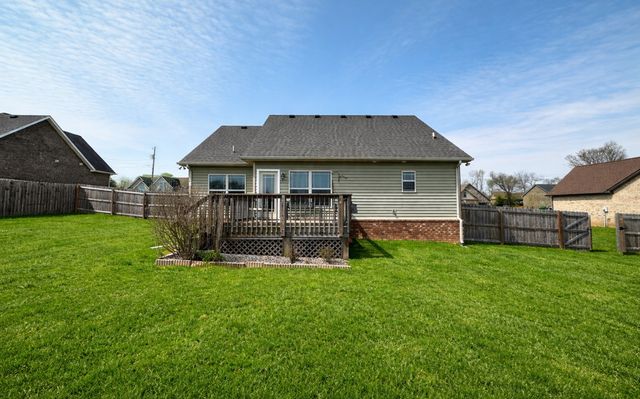131 Irish Oaks Dr, Portland, TN 37148