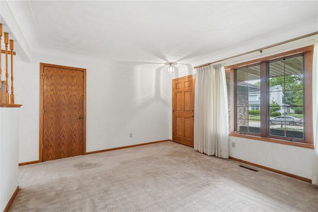 3615 24th Avenue, Marion, IA 52302