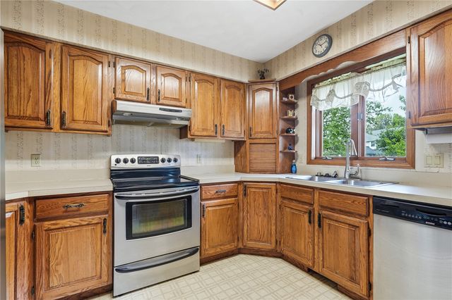 3615 24th Avenue, Marion, IA 52302