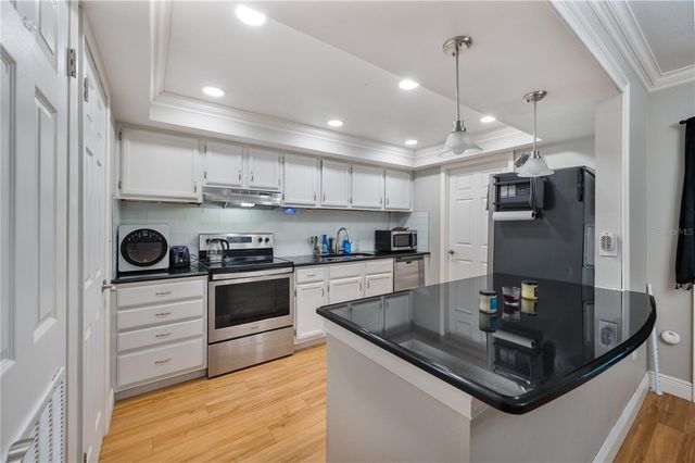 1130 N LAKE PARKER AVENUE C126, Lakeland, FL 33805