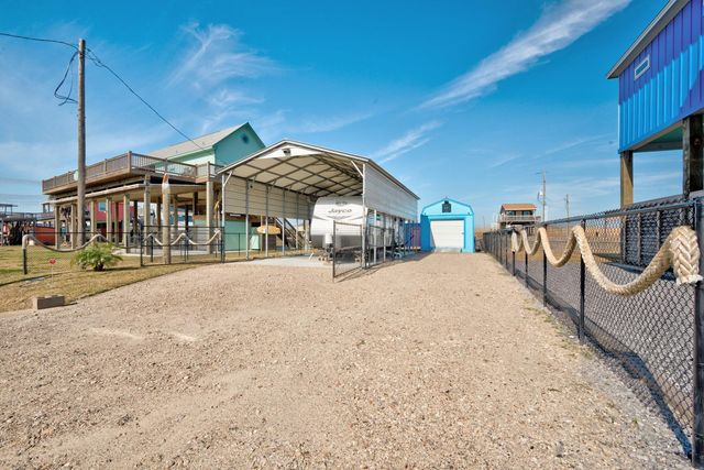 1765 Croaker Lane, Crystal Beach, TX 77650