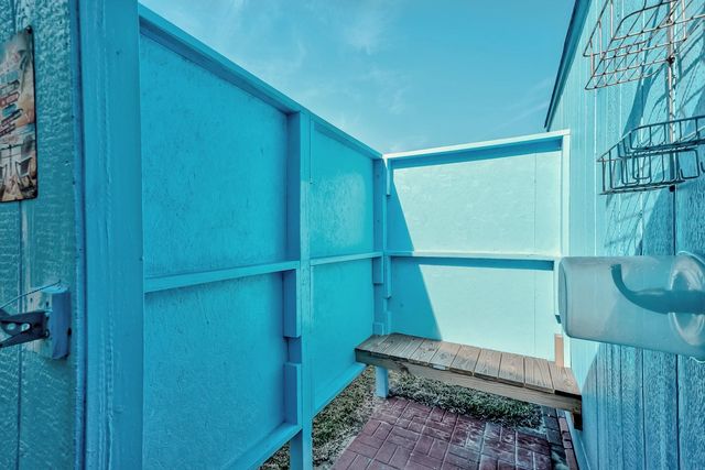 1765 Croaker Lane, Crystal Beach, TX 77650