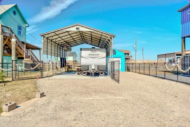 1765 Croaker Lane, Crystal Beach, TX 77650