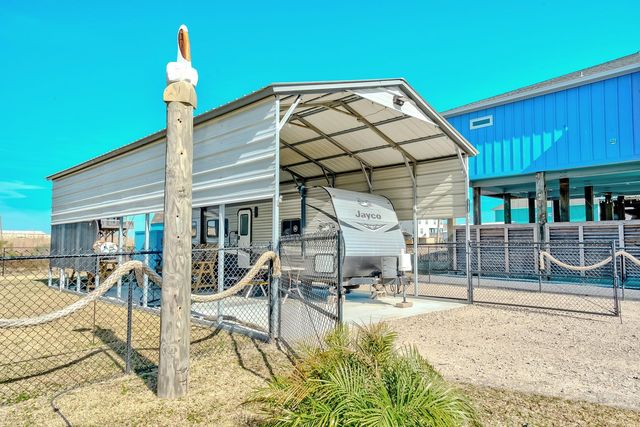 1765 Croaker Lane, Crystal Beach, TX 77650