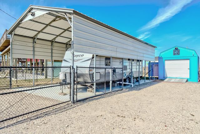 1765 Croaker Lane, Crystal Beach, TX 77650