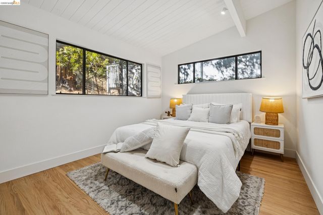7101 Pinehaven Rd, Oakland, CA 94611