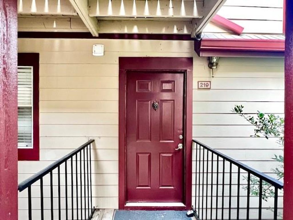 219 Saint Andrews Court, Alpharetta, GA 30022