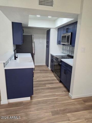 712 E EUGIE Avenue, Phoenix, AZ 85022