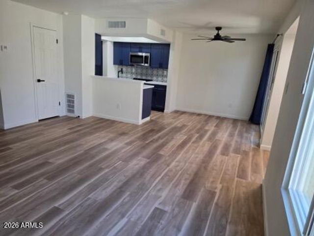 712 E EUGIE Avenue, Phoenix, AZ 85022
