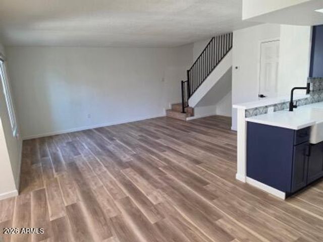 712 E EUGIE Avenue, Phoenix, AZ 85022