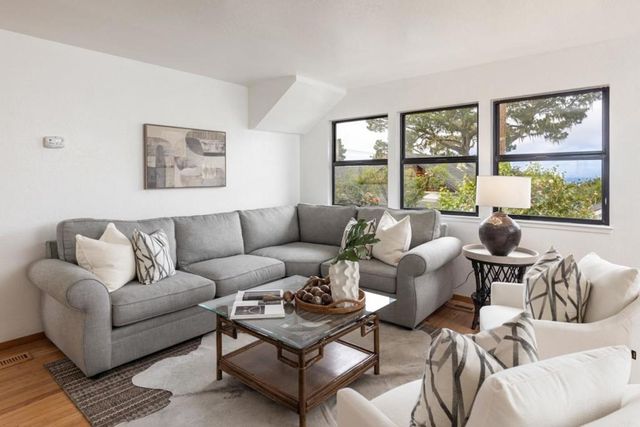 917 Fountain Avenue, Pacific Grove, CA 93950