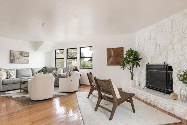 917 Fountain Avenue, Pacific Grove, CA 93950