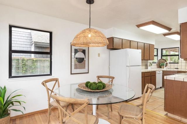 917 Fountain Avenue, Pacific Grove, CA 93950