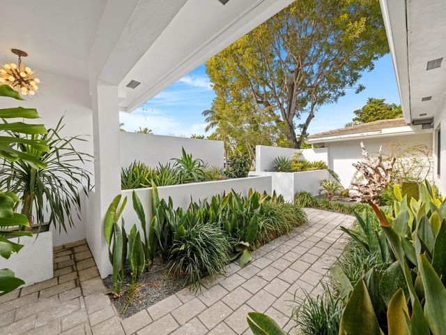 1610 Middle River Drive, Fort Lauderdale, FL 33305