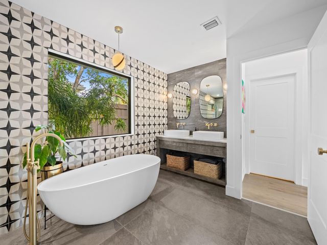 1610 Middle River Drive, Fort Lauderdale, FL 33305