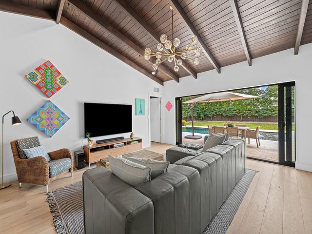 1610 Middle River Drive, Fort Lauderdale, FL 33305