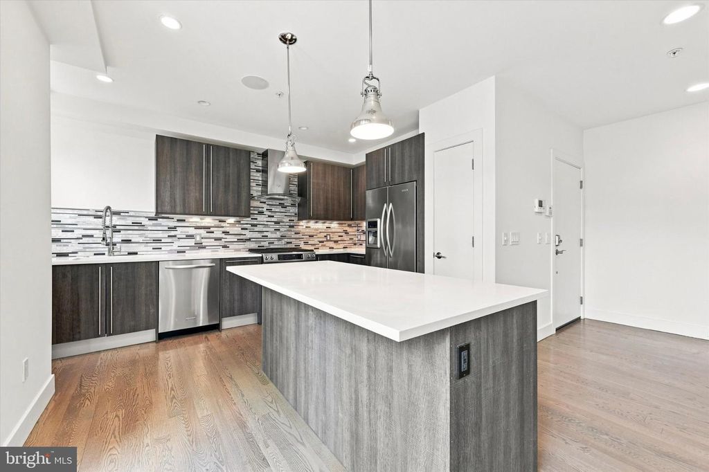 138-40 N FRONT ST #2R, PHILADELPHIA, PA 19106 — photo 4