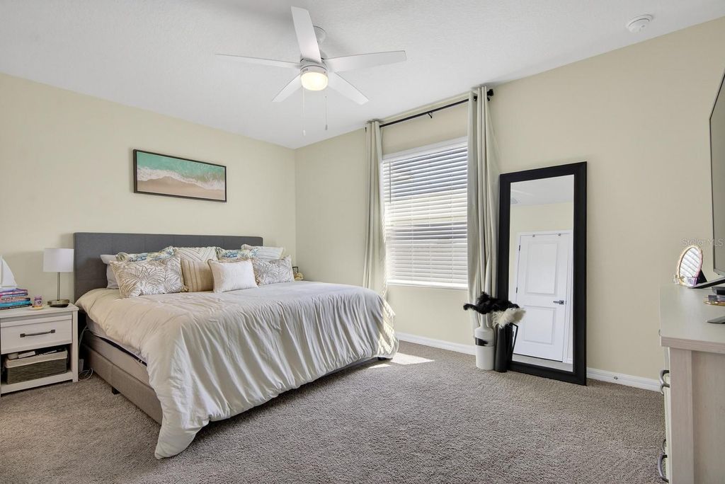 Image 14 of property listing at 350 MANGROVE SHADE CIRCLE, Apollo Beach, FL 33572