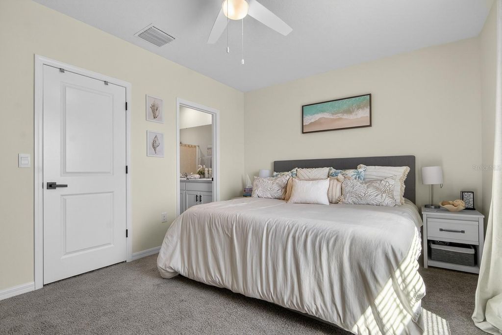 Image 15 of property listing at 350 MANGROVE SHADE CIRCLE, Apollo Beach, FL 33572