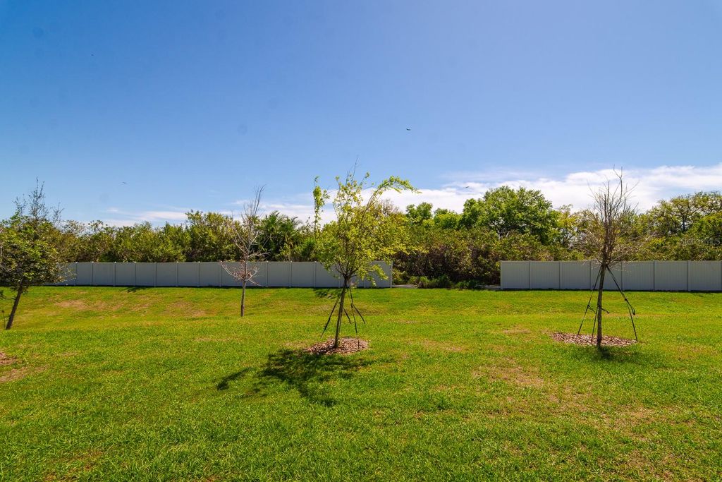 Image 32 of property listing at 350 MANGROVE SHADE CIRCLE, Apollo Beach, FL 33572