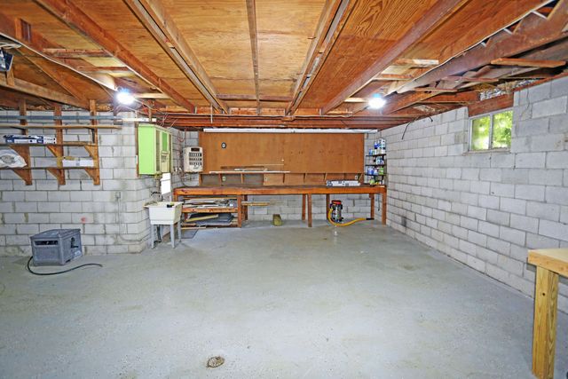 2198 Garden Springs Drive, Lexington, KY 40504