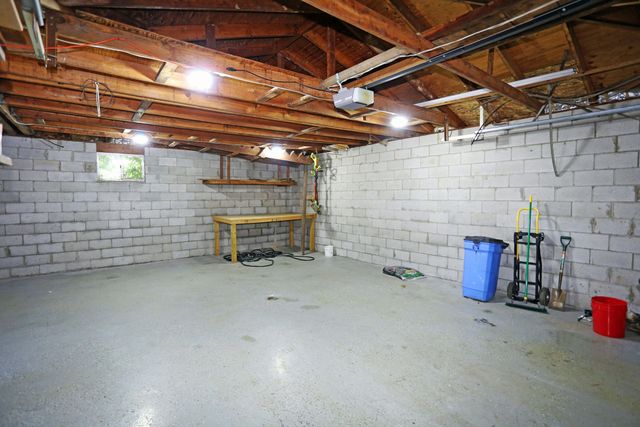 2198 Garden Springs Drive, Lexington, KY 40504