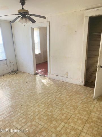 810 S Edwards Avenue, Clarksdale, MS 38614