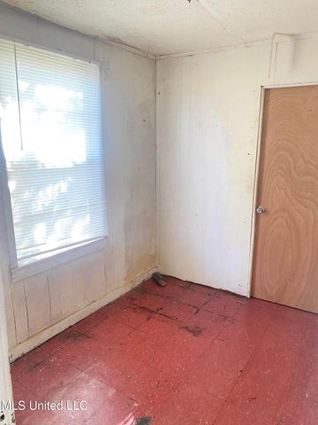 810 S Edwards Avenue, Clarksdale, MS 38614