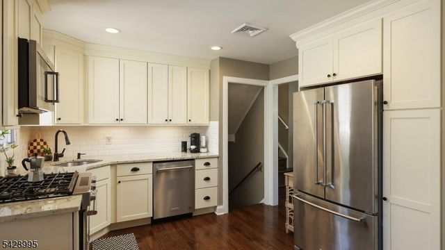 47 Miliken Rd, Woodbridge Twp., NJ 07067